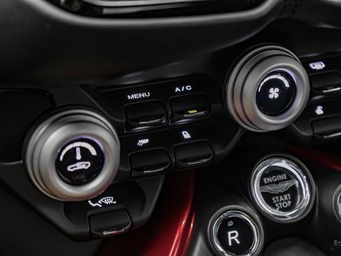 Used 2019 Aston Martin V8 Vantage Coupe RWD image 72