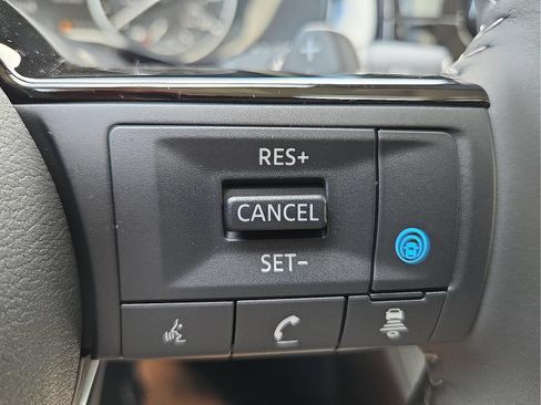 Used 2025 Nissan Pathfinder SL w/ SL Premium Package FWD image 19