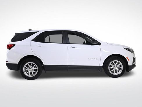 Used 2024 Chevrolet Equinox LS w/ LS Convenience Package image 6