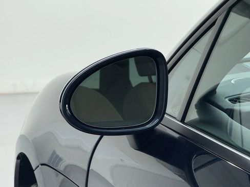 Used 2019 Porsche Macan image 11