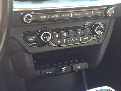 Used 2022 Kia Niro EX w/ Cold Weather Package image 11