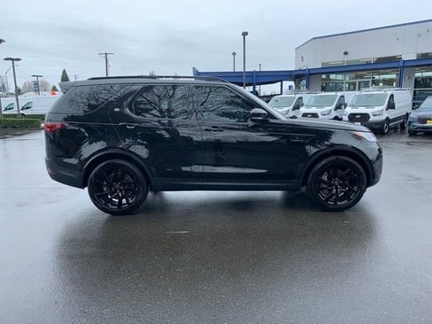 Used 2023 Land Rover Discovery S image 9