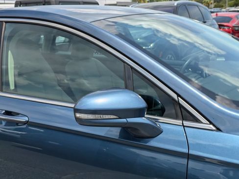 Used 2018 Ford Fusion Titanium FWD image 12