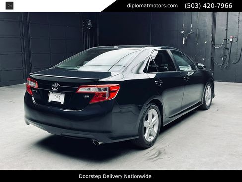 Used 2013 Toyota Camry SE FWD image 7
