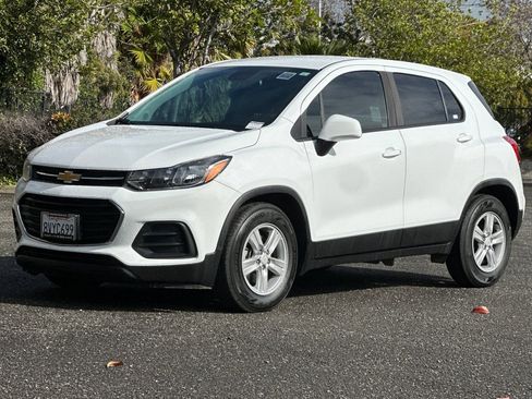 Used 2021 Chevrolet Trax LS w/ Tint and Cruise Package image 7