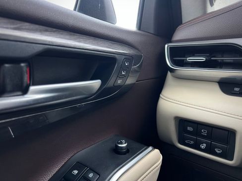 Used 2020 Toyota Highlander Limited image 42