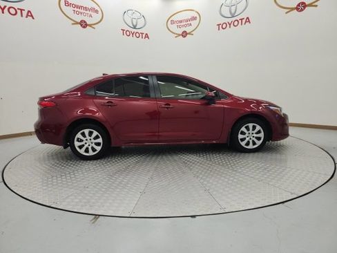Used 2025 Toyota Corolla LE FWD image 3