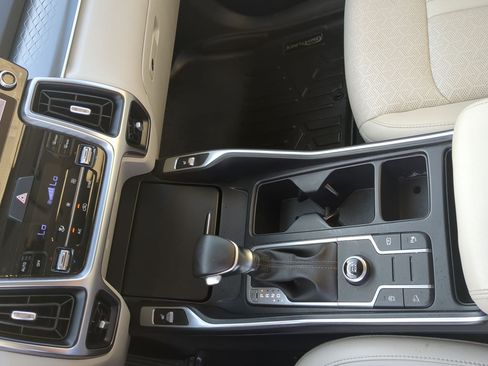 Certified 2022 Kia Sorento S w/ Panoramic Sunroof Package FWD image 17