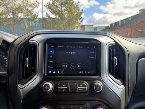 Used 2021 Chevrolet Silverado 1500 LT Trail Boss w/ Bed Protection Package image 18