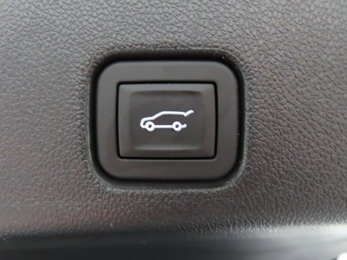 Used 2024 Chevrolet Traverse RS image 44