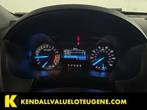 Used 2018 Ford Explorer XLT image 11