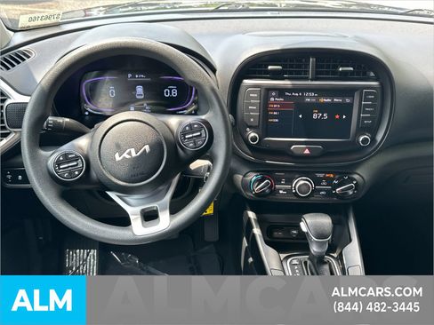 Used 2025 Kia Soul LX w/ LX Technology Package FWD image 26