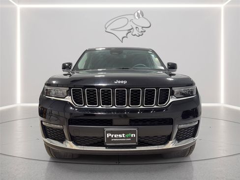 Used 2023 Jeep Grand Cherokee L Limited AWD/4WD image 9