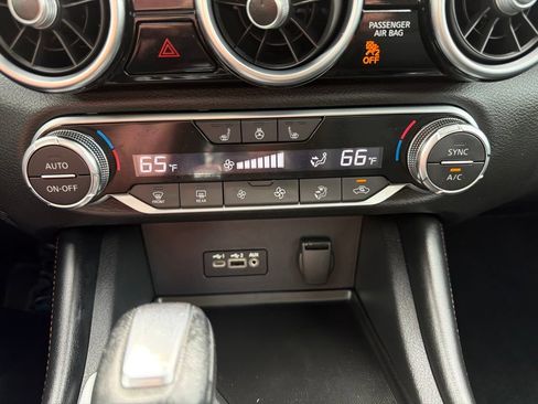 Used 2023 Nissan Sentra SR w/ SR Premium Package FWD image 25
