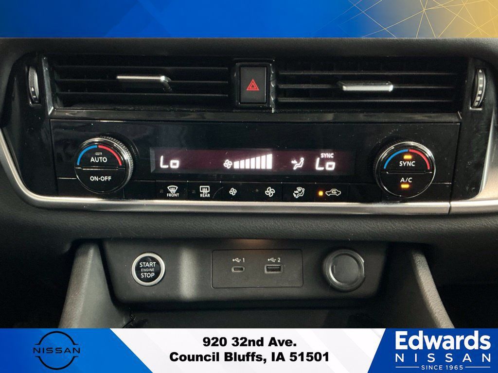 Used 2021 Nissan Rogue SV AWD/4WD image 23