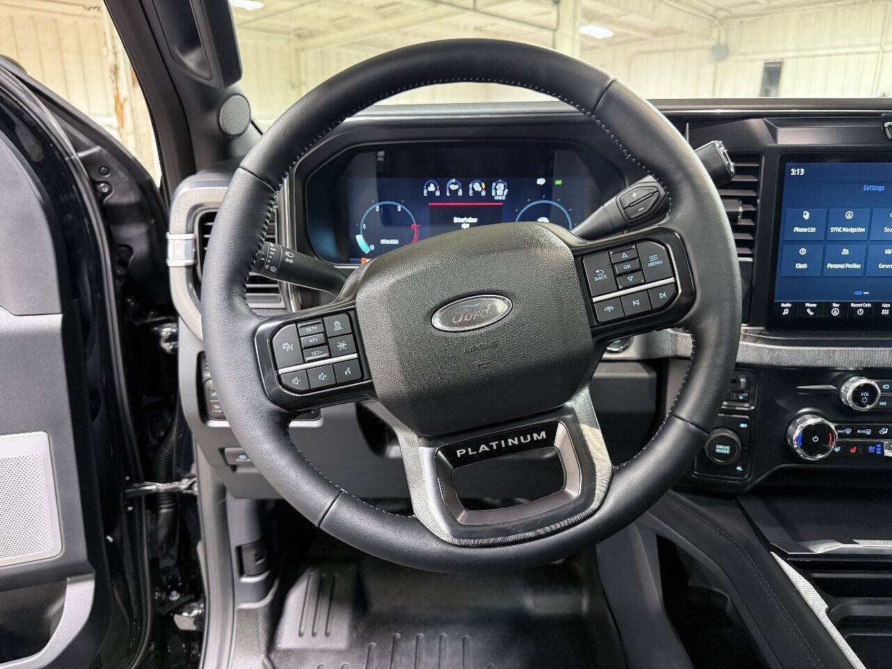Used 2026 Ford F450 Platinum w/ FX4 Off-Road Package AWD/4WD image 58