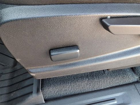 Used 2022 Chevrolet Colorado LT w/ LT Convenience Package image 26