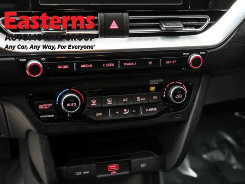 Used 2021 Kia Niro EX w/ Cold Weather Package image 20