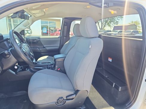 Used 2019 Toyota Tacoma SR AWD/4WD image 13
