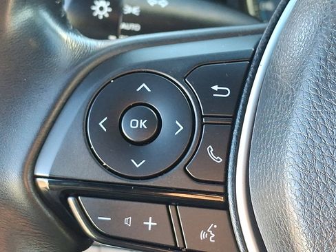 Certified 2022 Toyota Venza XLE image 21