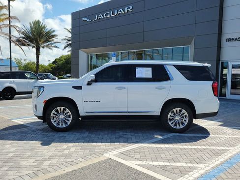 Used 2023 GMC Yukon SLT w/ SLT Premium Package AWD/4WD image 2