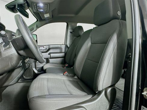 Used 2025 Chevrolet Silverado 2500 Custom w/ Custom Value Package image 8