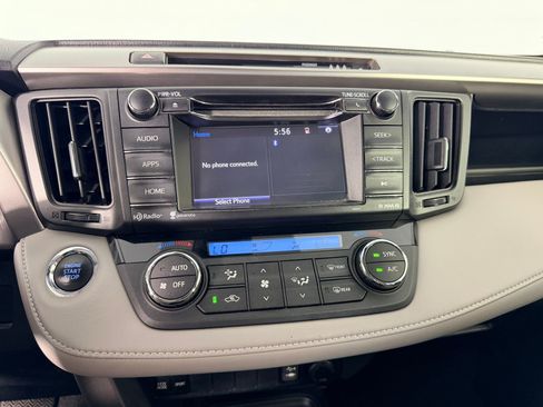 Used 2018 Toyota RAV4 XLE FWD image 17