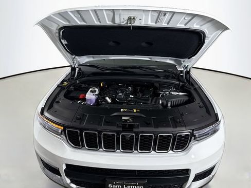 New 2025 Jeep Grand Cherokee L Limited w/ Luxury Tech Group II AWD/4WD image 31