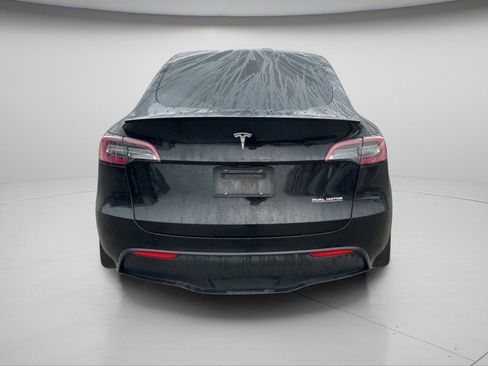 Used 2022 Tesla Model Y Performance image 8