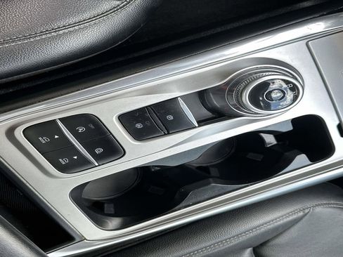 Used 2020 Ford Explorer XLT w/ Equipment Group 202A image 35