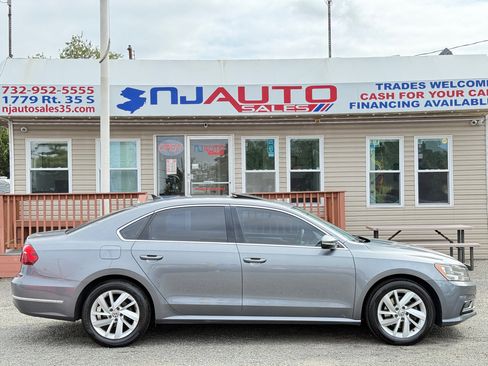 Used 2018 Volkswagen Passat 2.0T SE image 3
