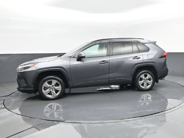 Used 2022 Toyota RAV4 XLE AWD/4WD image 5