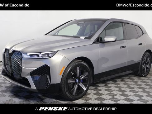 Used 2023 BMW iX xDrive50 w/ Sport Package AWD/4WD image 1