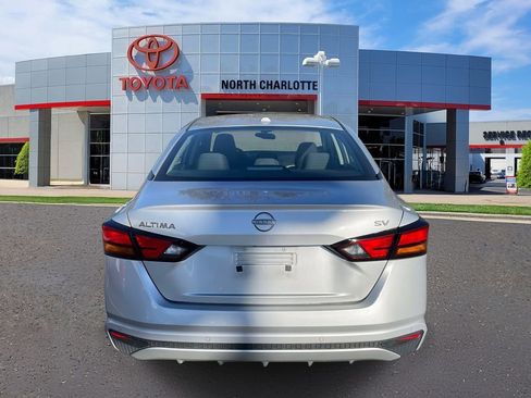 Used 2024 Nissan Altima 2.5 SV image 9