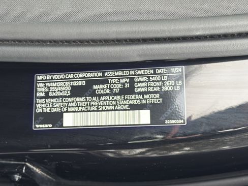 Certified 2025 Volvo XC60 B5 Plus image 37