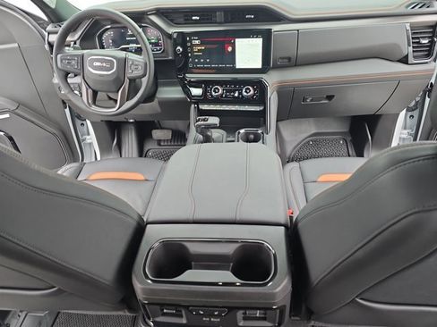 Used 2025 GMC Sierra 1500 AT4 w/ AT4 Premium Package image 9