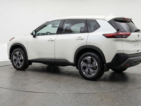 Used 2025 Nissan Rogue SV image 6