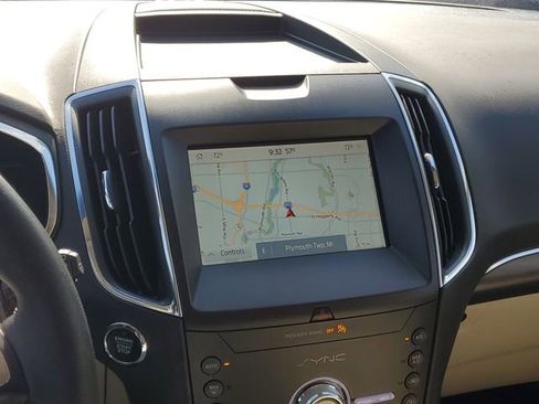 Used 2020 Ford Edge Titanium AWD/4WD image 19