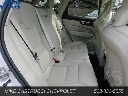 Used 2023 Volvo XC60 B5 Plus AWD/4WD image 29