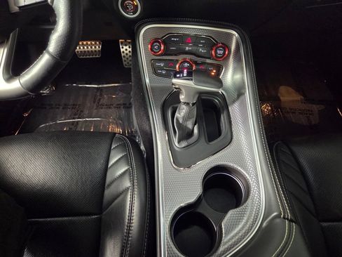 Used 2016 Dodge Challenger SRT Hellcat RWD image 13