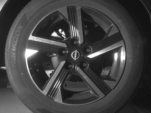 Used 2025 Nissan Sentra SV FWD image 15