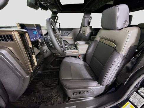 Used 2025 GMC Hummer EV 2X image 22