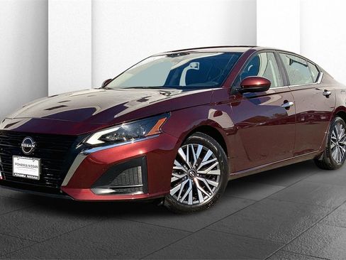 Certified 2023 Nissan Altima 2.5 SV image 12