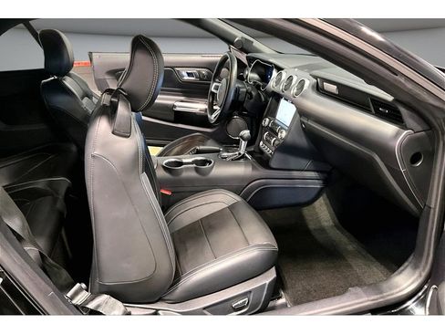 Used 2019 Ford Mustang GT Premium w/ Equipment Group 401A RWD image 9