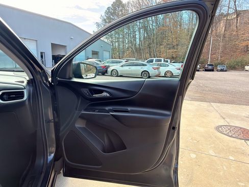 Used 2020 Chevrolet Equinox LT image 16