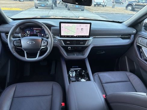 Used 2025 Ford Explorer Platinum image 22