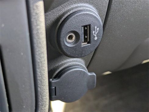 Used 2017 Nissan Frontier PRO-4X w/ Pro-4x Luxury Package image 19