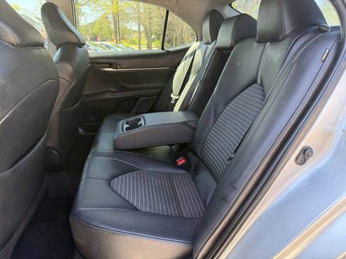 Used 2021 Toyota Camry SE FWD image 9