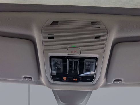 Certified 2025 Volkswagen Atlas Peak Edition SE AWD/4WD image 24