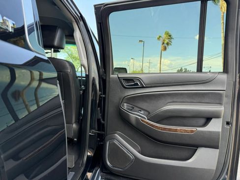 Used 2020 Chevrolet Suburban LT AWD/4WD image 34
